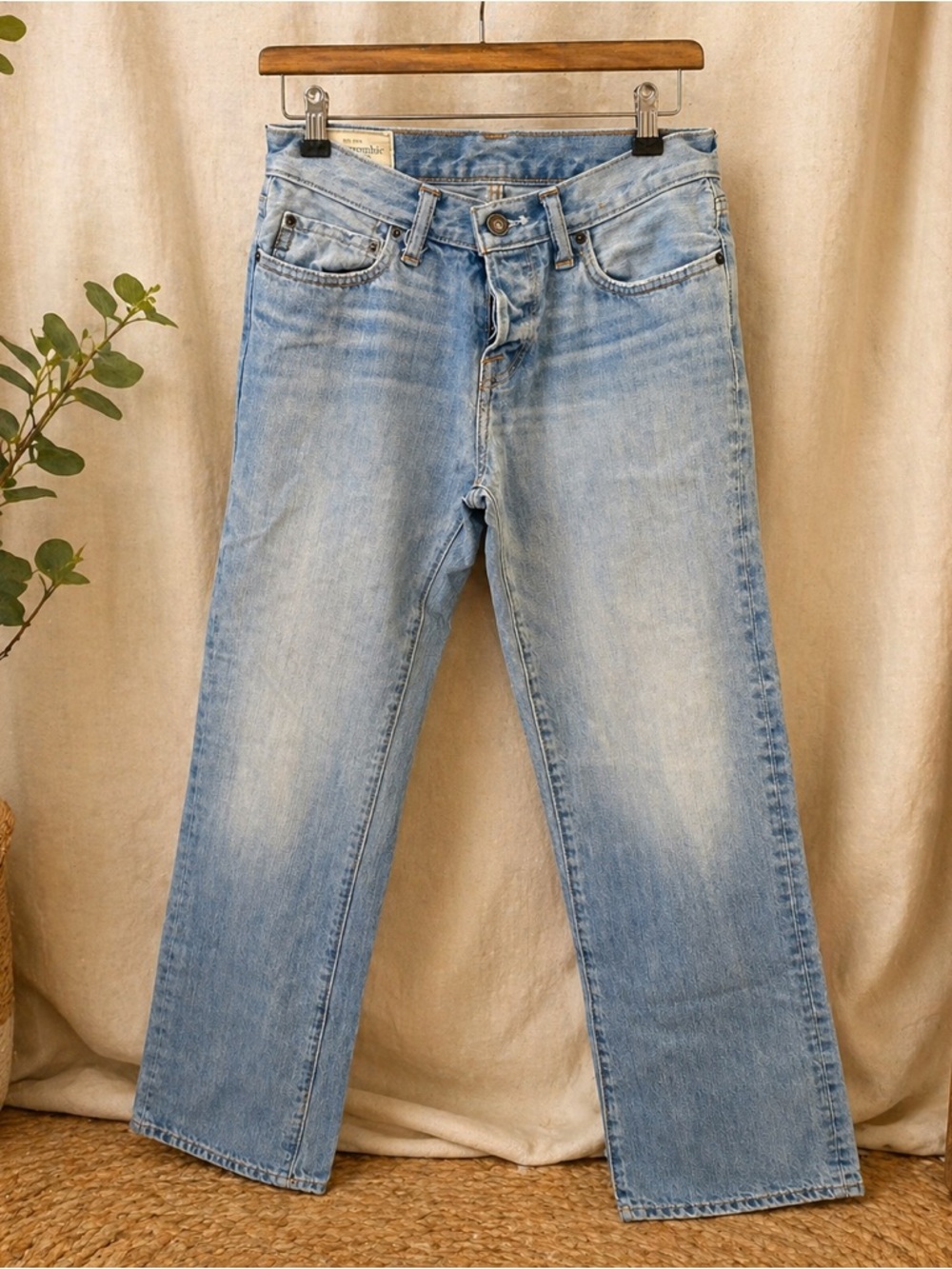 Abercrombie & Fitch Light Wash Jeans W28 L30 Straight Leg Button Fly